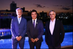 Olvacir-Bez-Fontana-Clesio-Salvaro-e-o-arquiteto-Jeferson-Alessio
